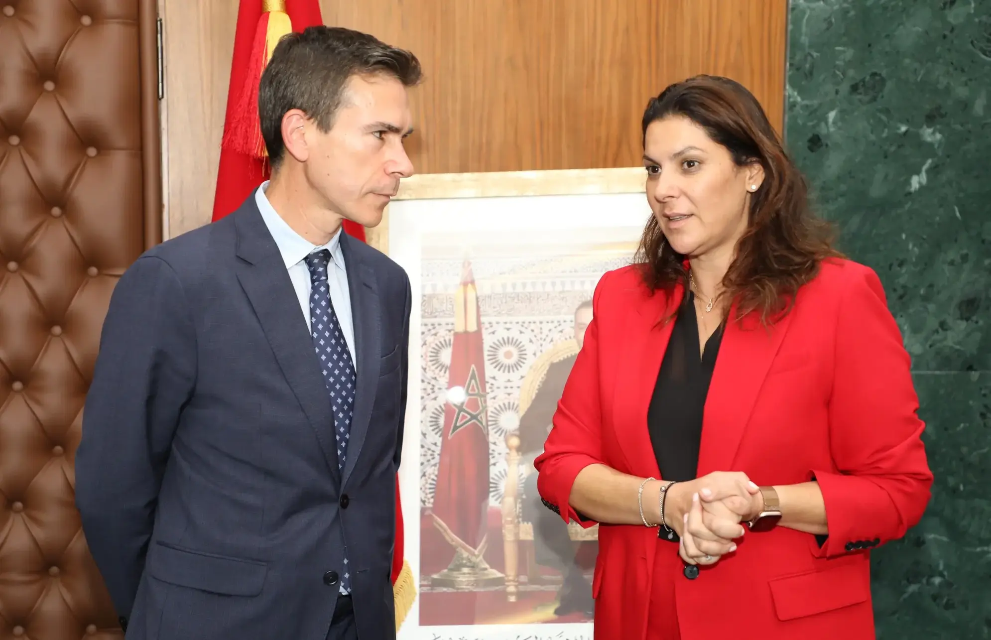 La présidente du Conseil communal de Marrakech Mme Fatima Ezzahra El Mansouri reçoi l'ambassadeur d'Espagne au Maroc, M. Enrique Ojeda Vela.